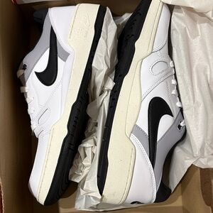 Nike Men's White and Black Sneakers